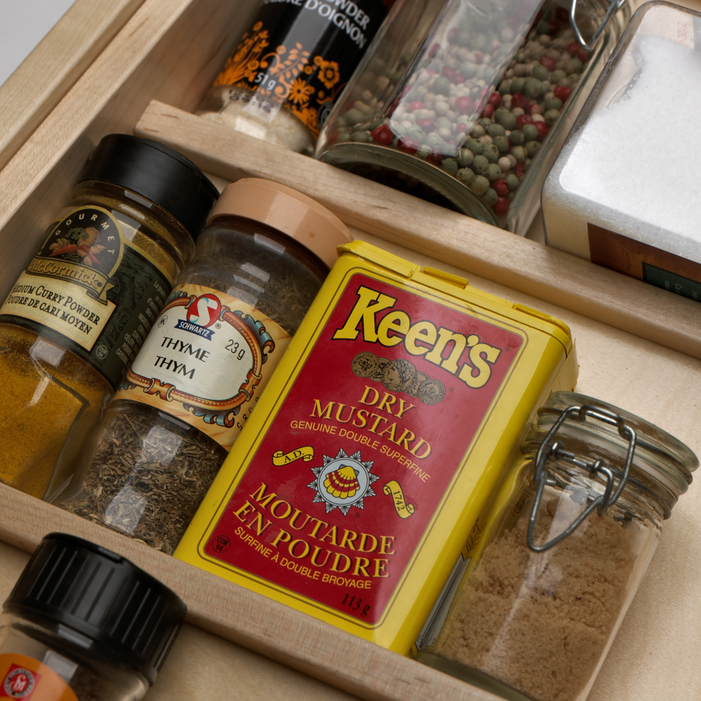 In-drawer spice rack